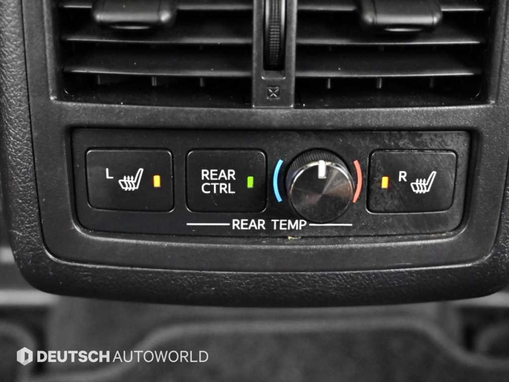 Toyota Avalon — photo 16