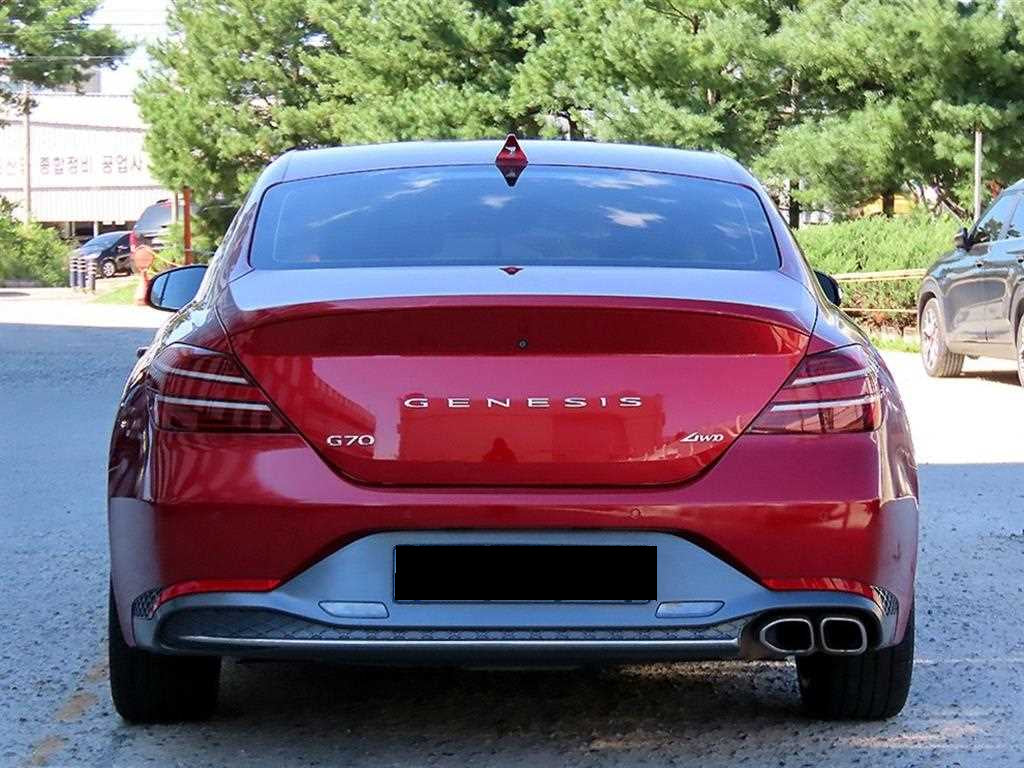 Genesis G70 — photo 04