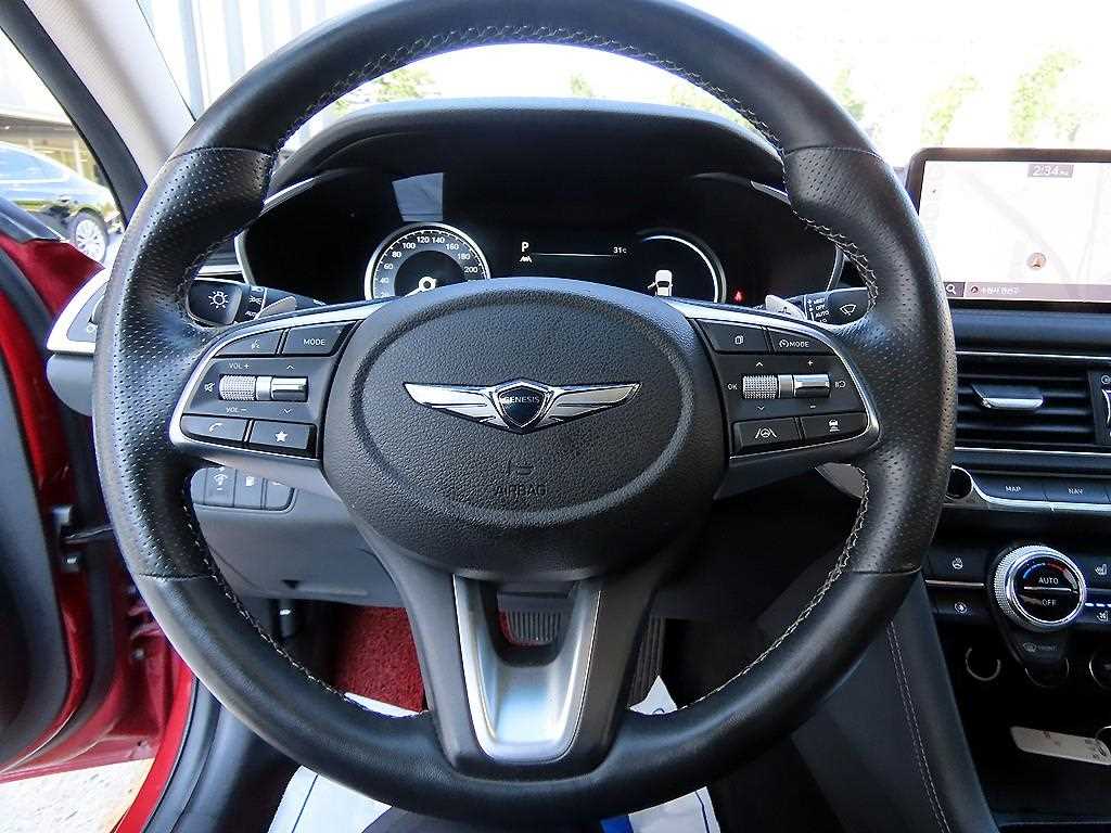 Genesis G70 — photo 08