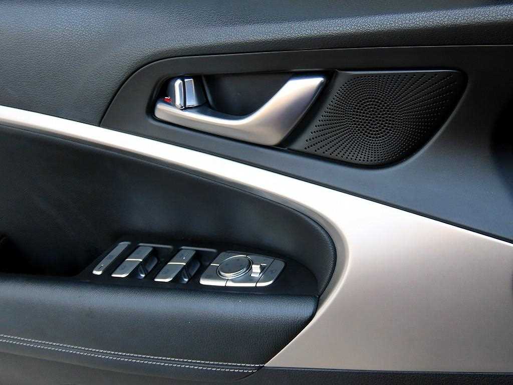 Genesis G70 — photo 11