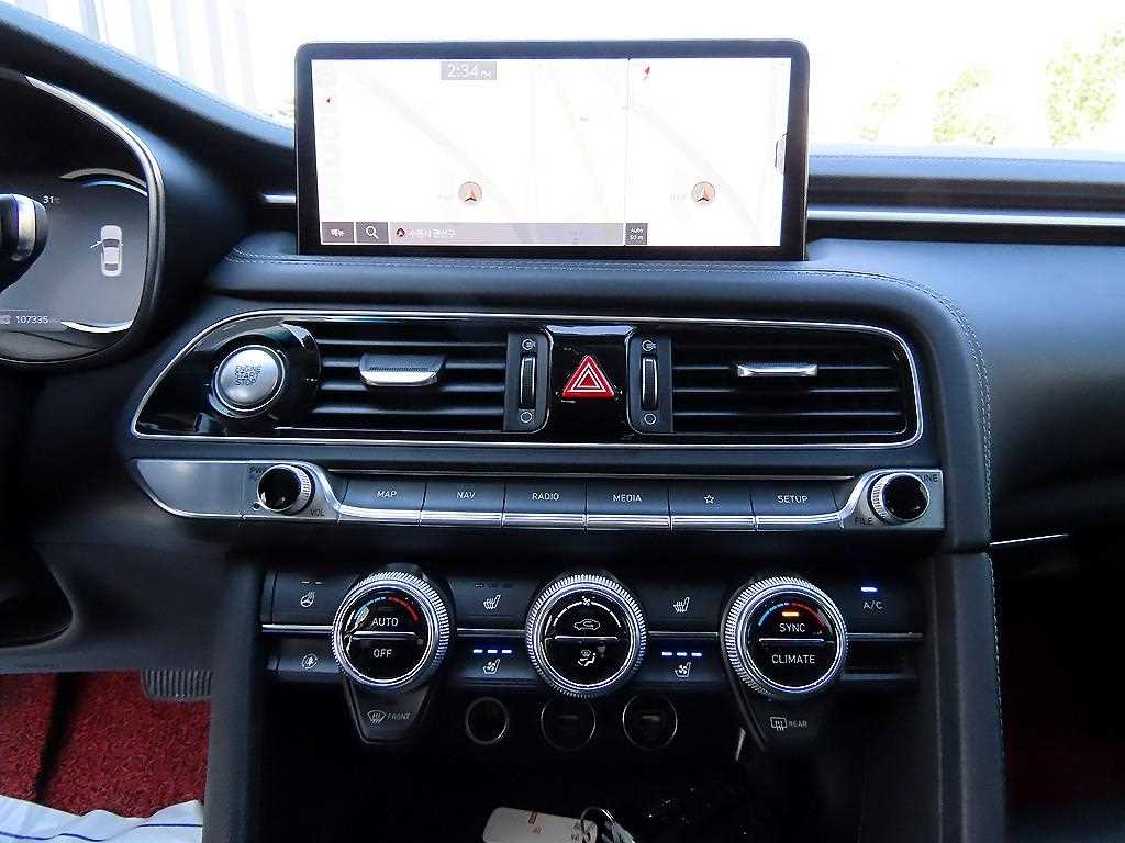 Genesis G70 — photo 12
