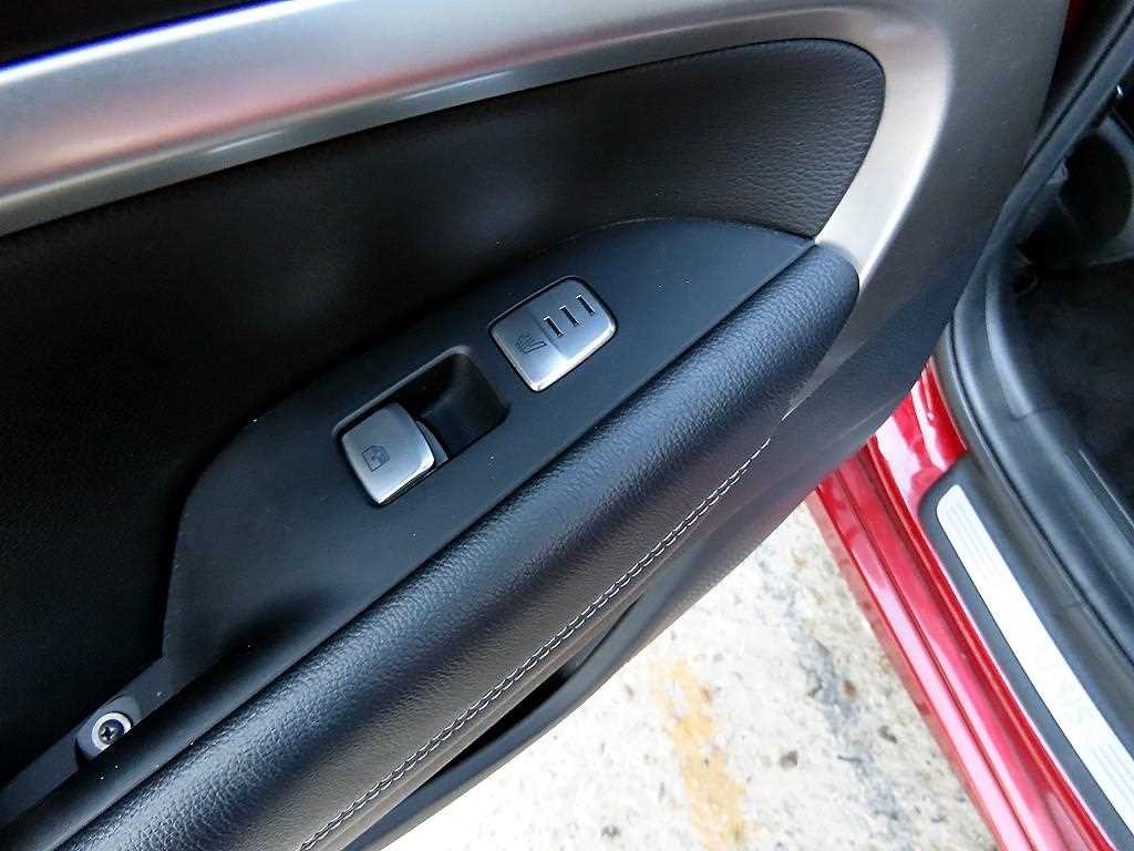 Genesis G70 — photo 16