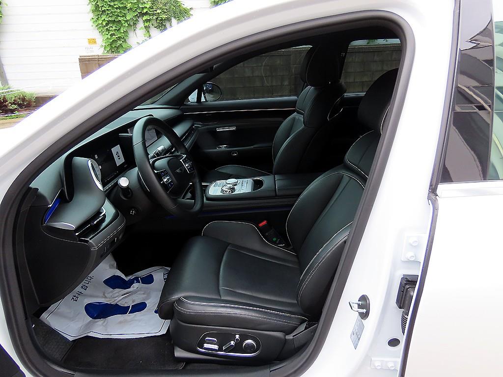 Genesis G90 — photo 05