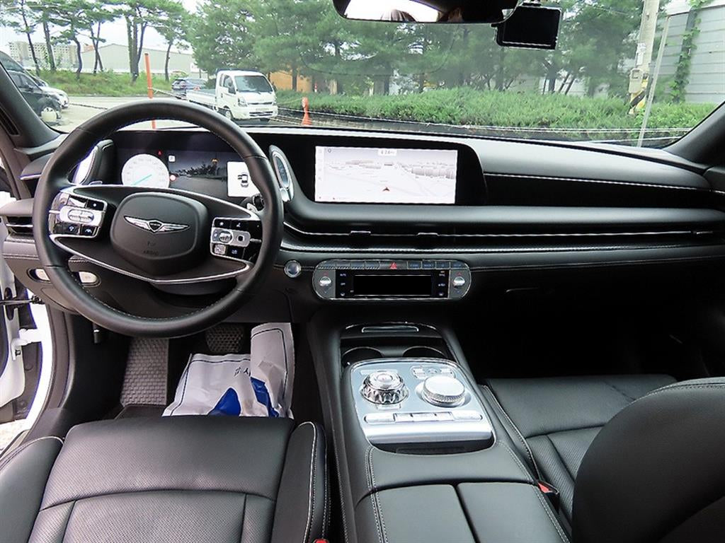 Genesis G90 — photo 07