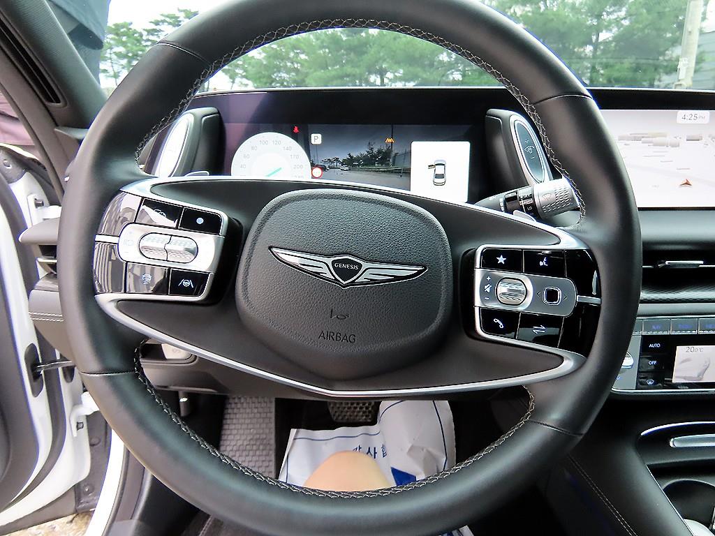 Genesis G90 — photo 08