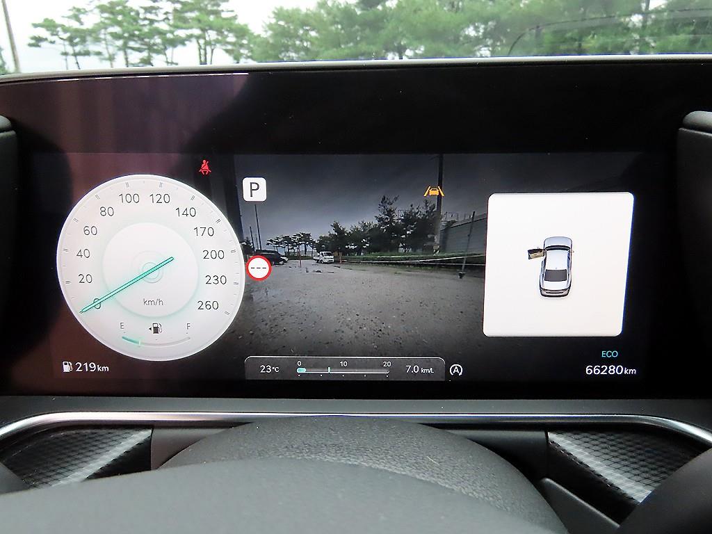 Genesis G90 — photo 09