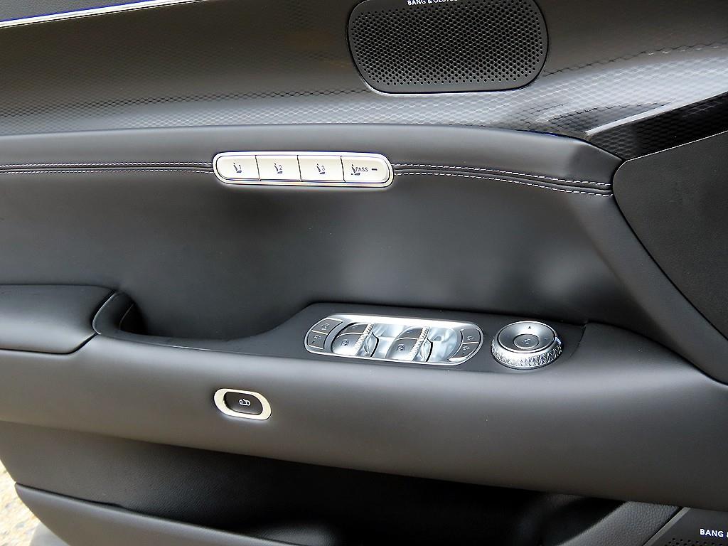 Genesis G90 — photo 11