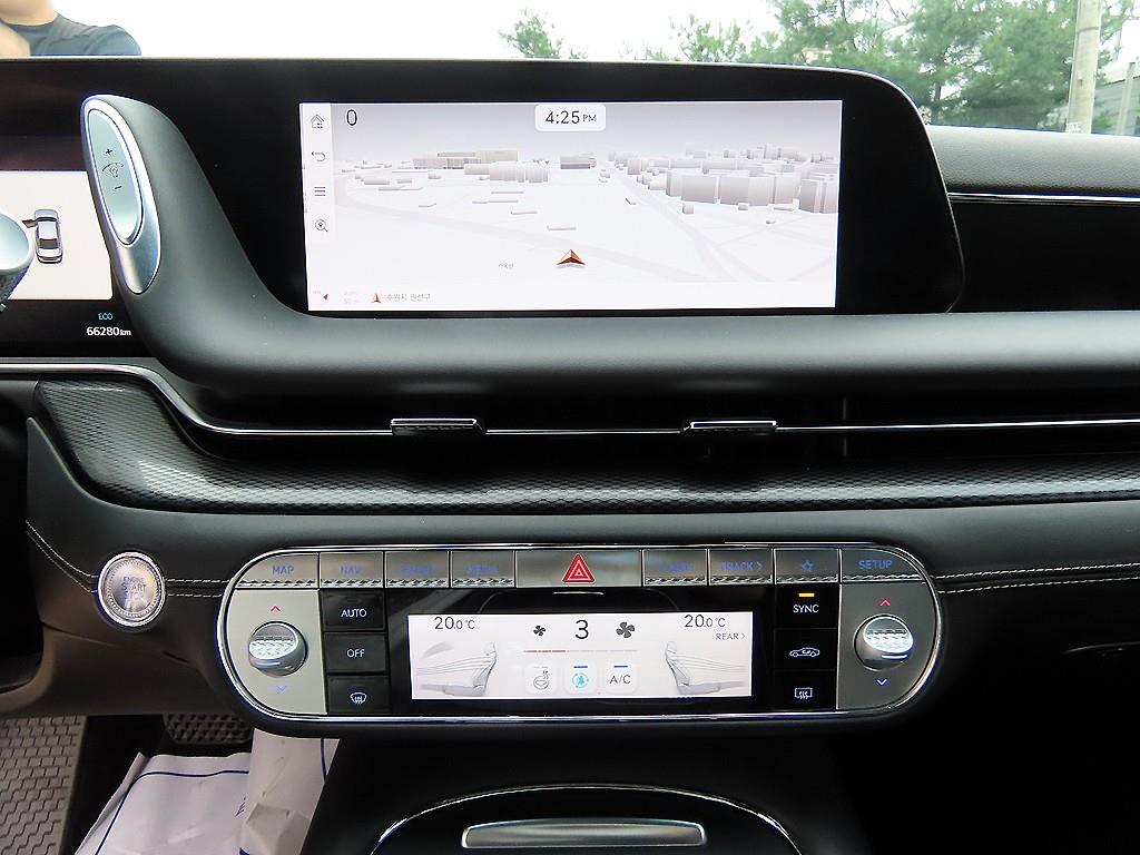 Genesis G90 — photo 12