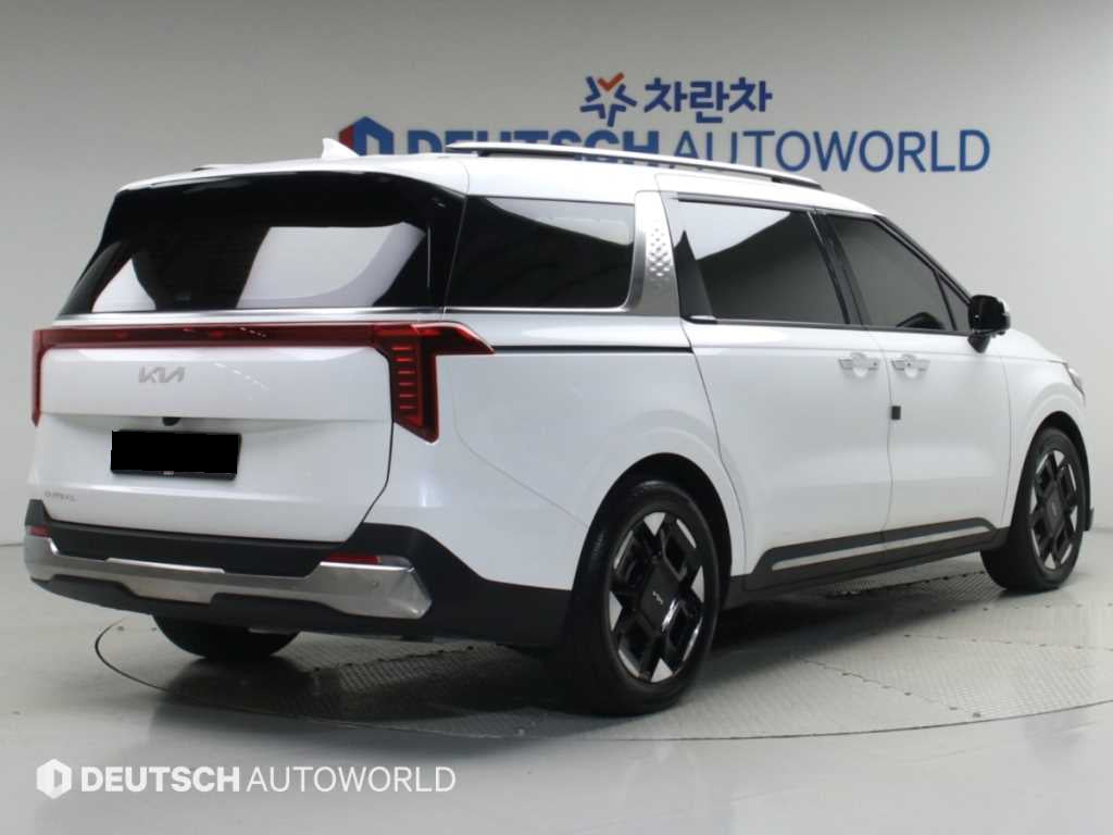 Kia Carnival — photo 02