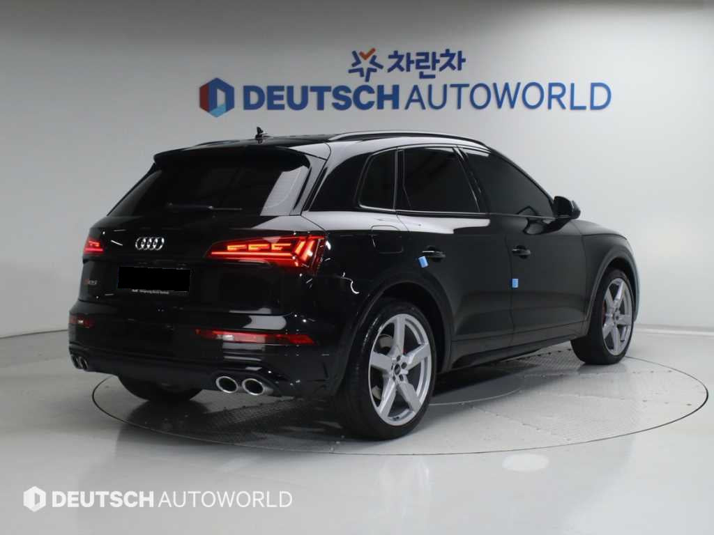 Audi SQ5 — photo 02