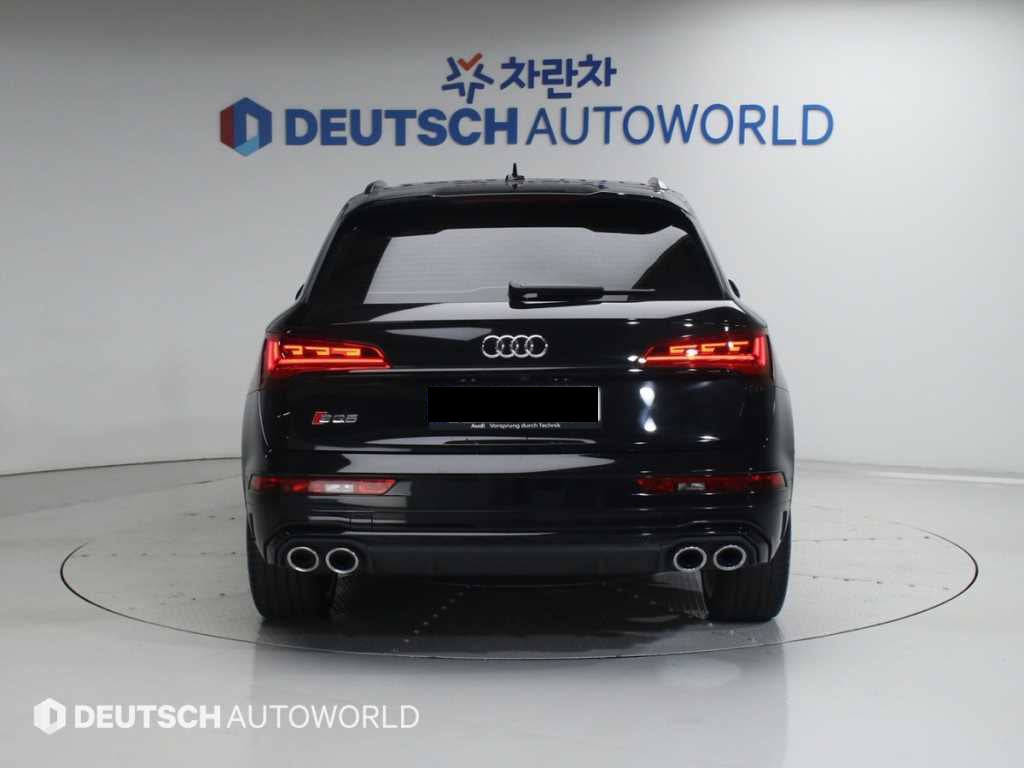 Audi SQ5 — photo 04