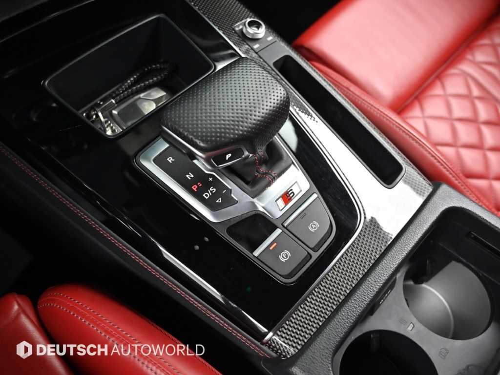 Audi SQ5 — photo 09