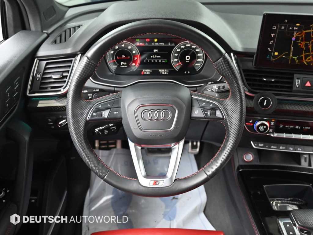 Audi SQ5 — photo 13