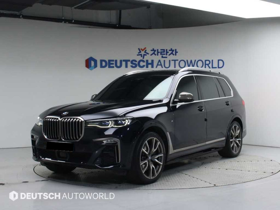 BMW X7 — photo 01