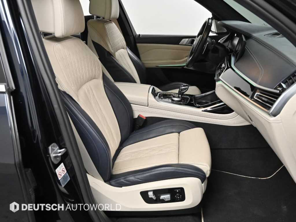 BMW X7 — photo 10