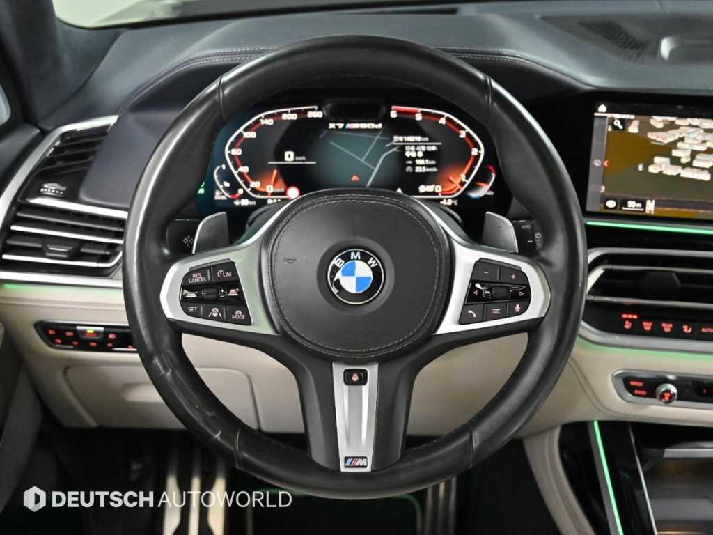 BMW X7 — photo 13
