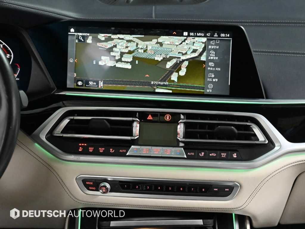 BMW X7 — photo 14