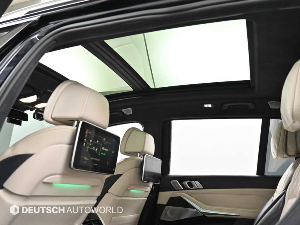 BMW X7 — photo 19