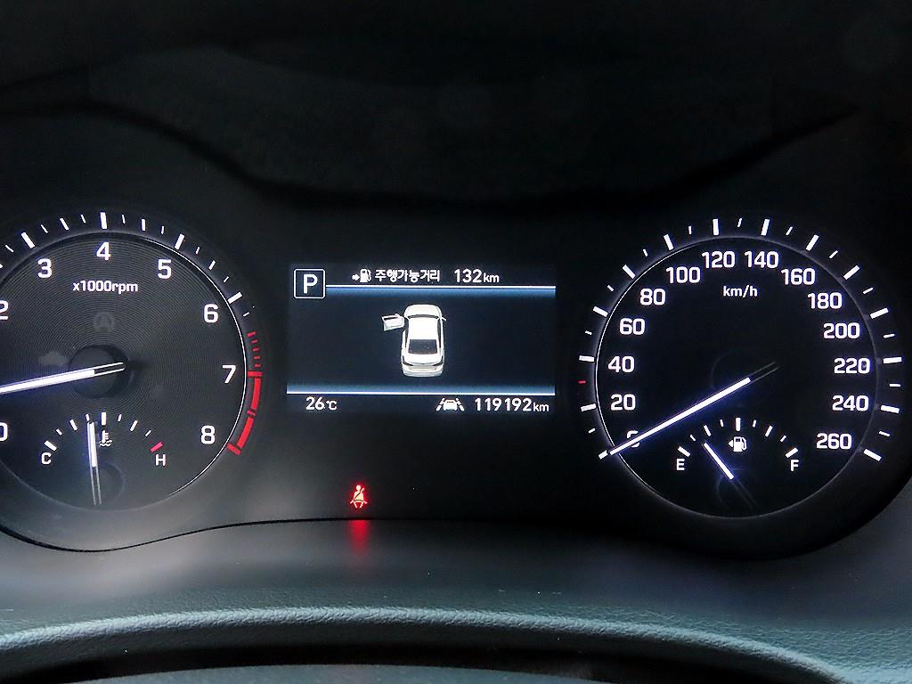 Genesis G80 — photo 09