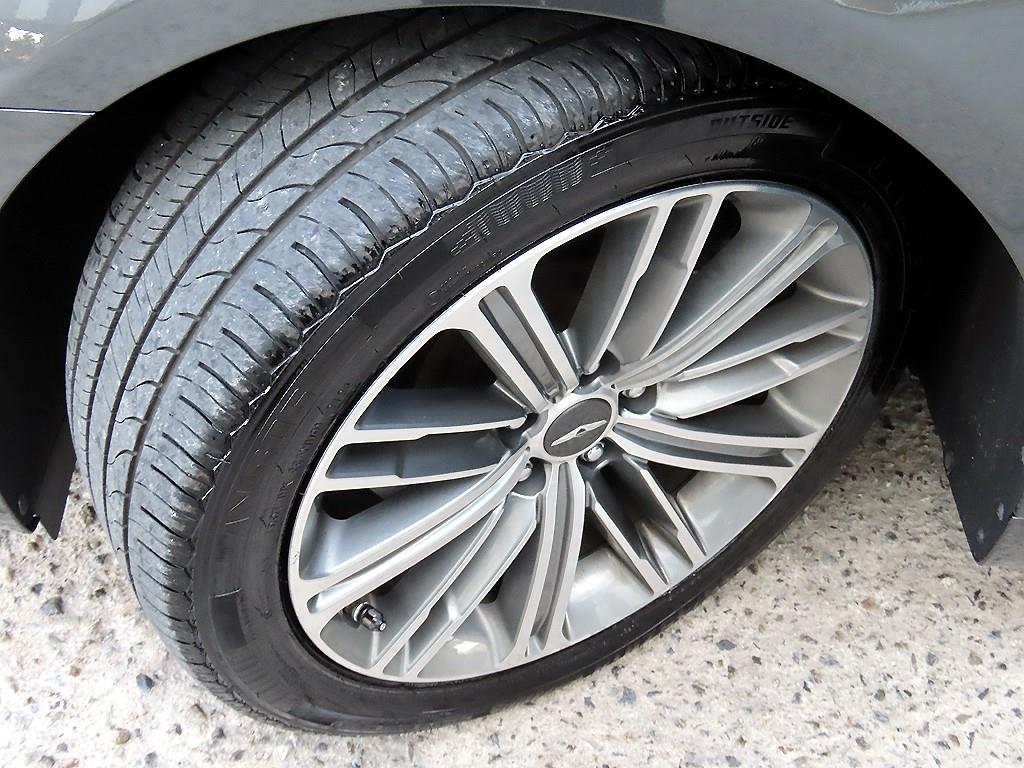 Genesis G80 — photo 20
