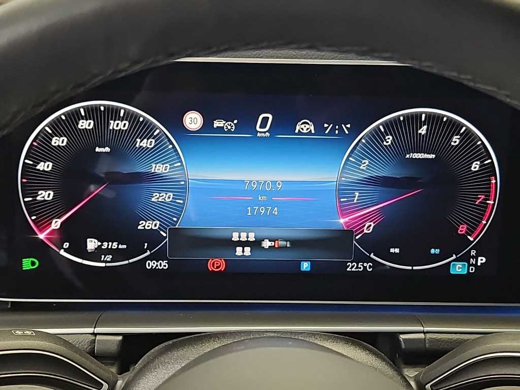 Mercedes-Benz GLS-Class — photo 06