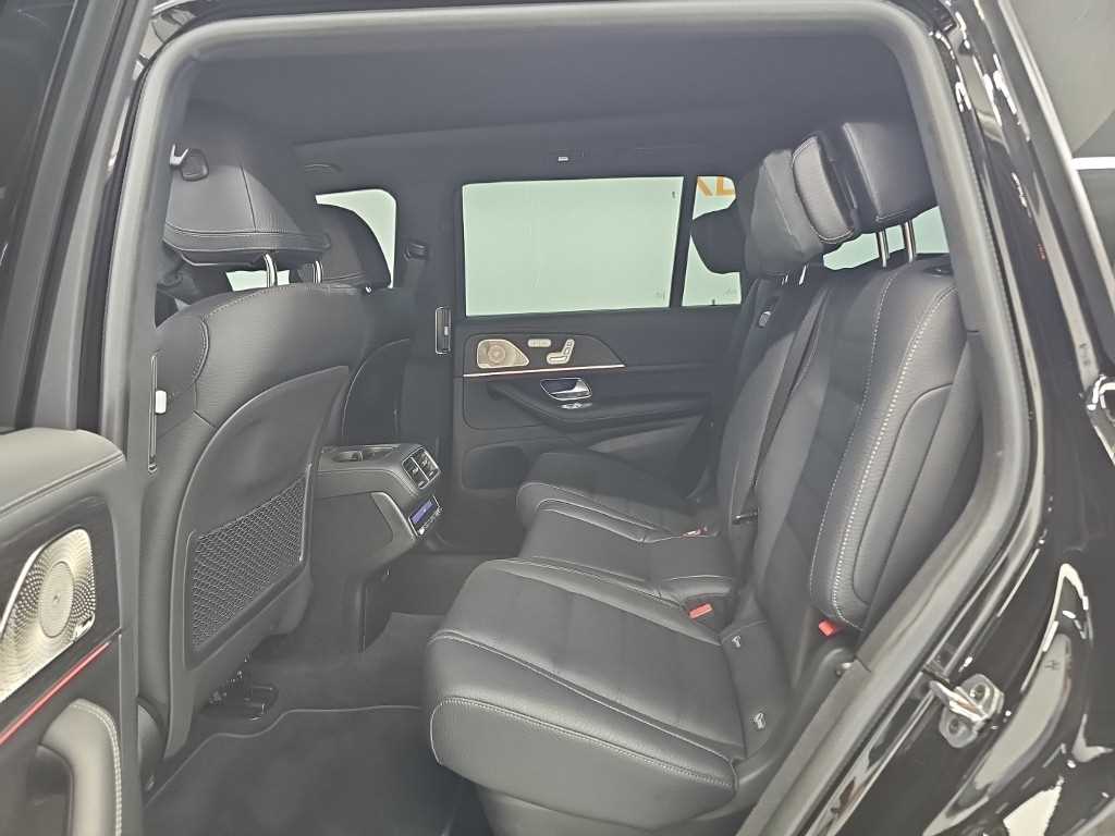 Mercedes-Benz GLS-Class — photo 12