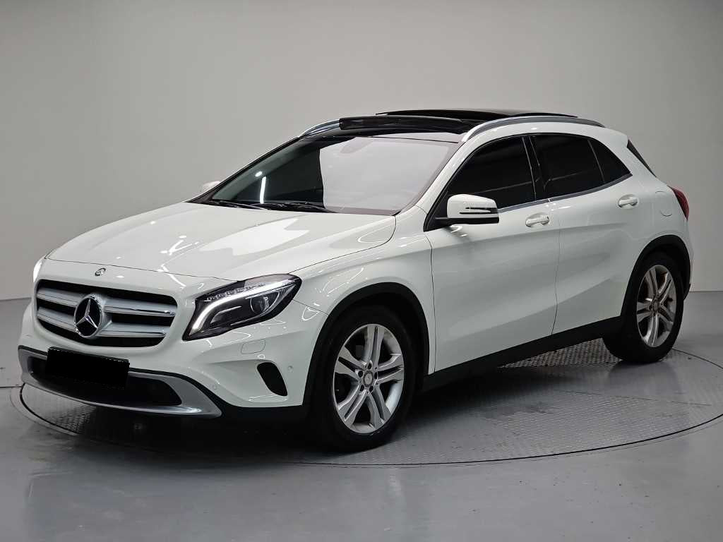 Mercedes-Benz GLA-Class — photo 01
