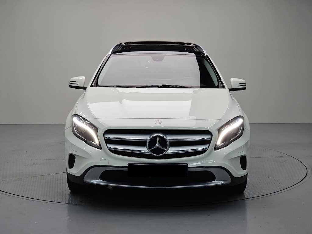 Mercedes-Benz GLA-Class — photo 02