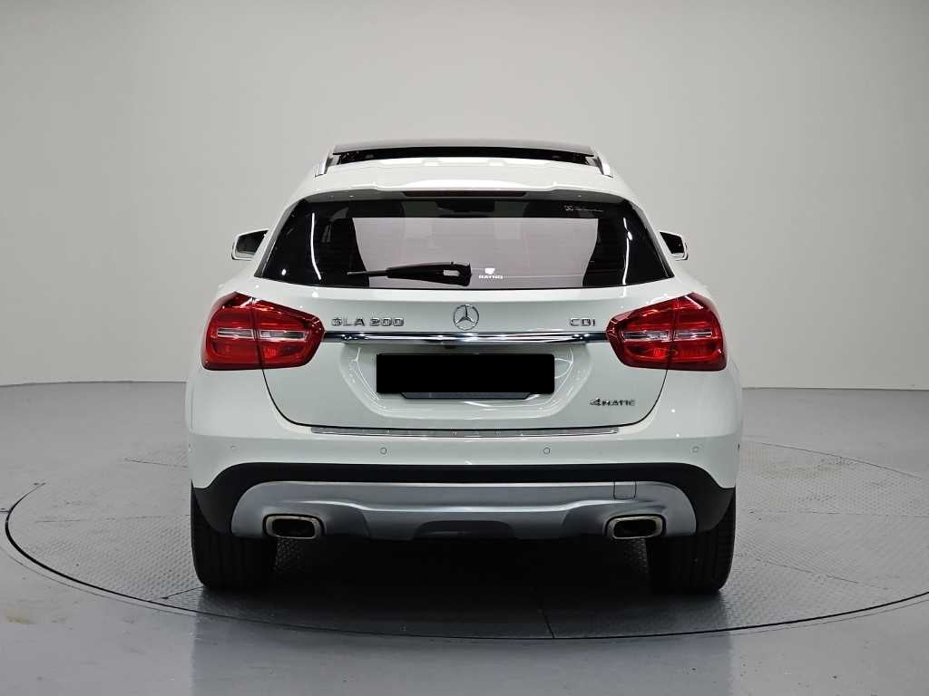 Mercedes-Benz GLA-Class — photo 03