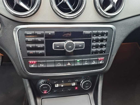 Mercedes-Benz GLA-Class — photo 10