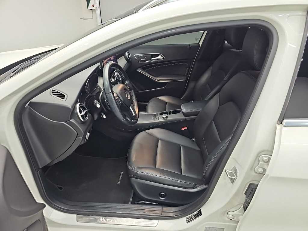 Mercedes-Benz GLA-Class — photo 11