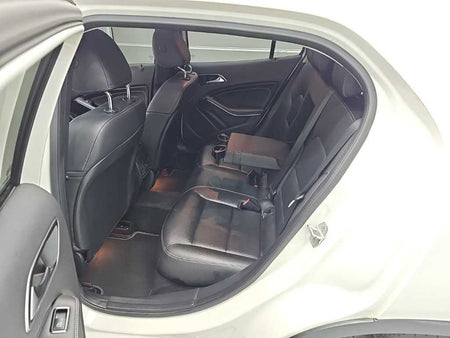 Mercedes-Benz GLA-Class — photo 12