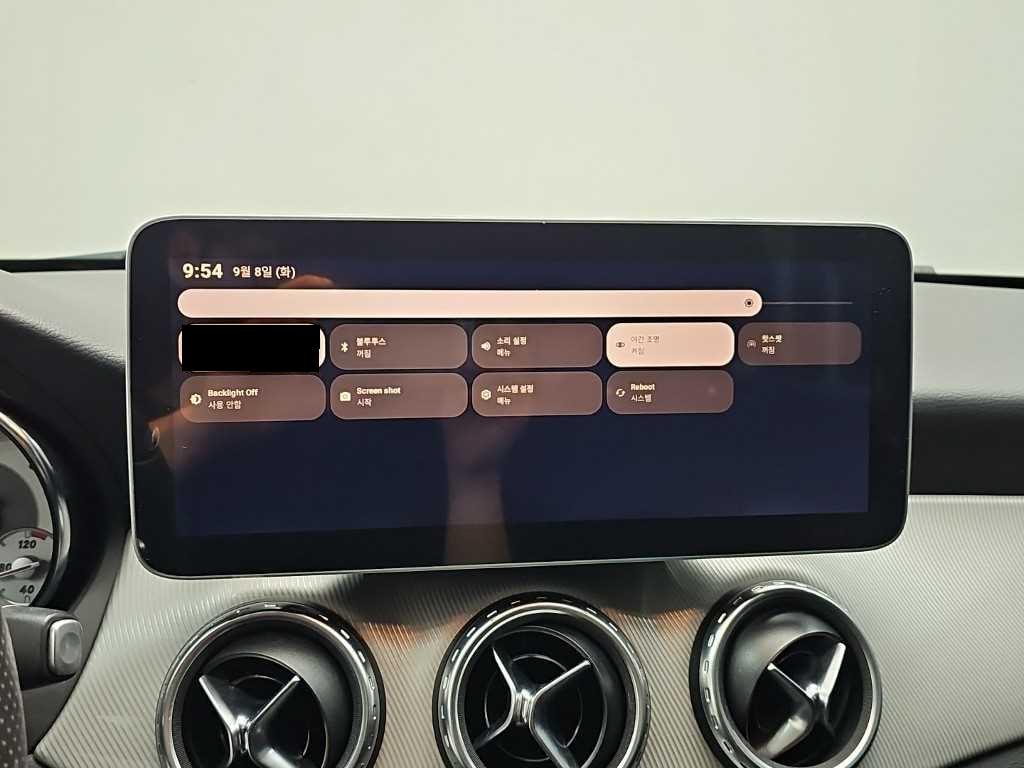 Mercedes-Benz GLA-Class — photo 14