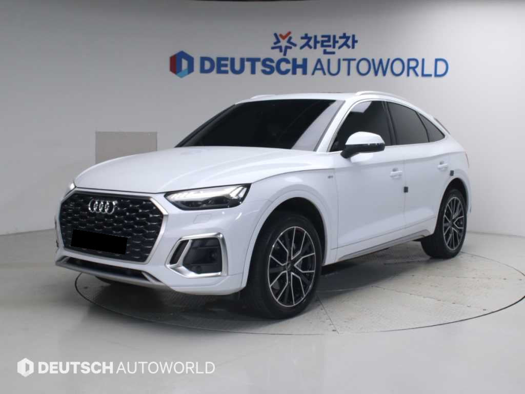 Audi Q5 — photo 01