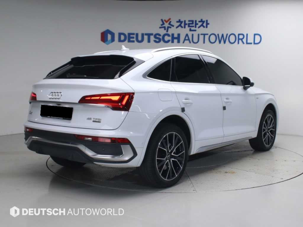 Audi Q5 — photo 02