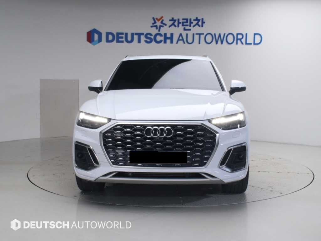 Audi Q5 — photo 03