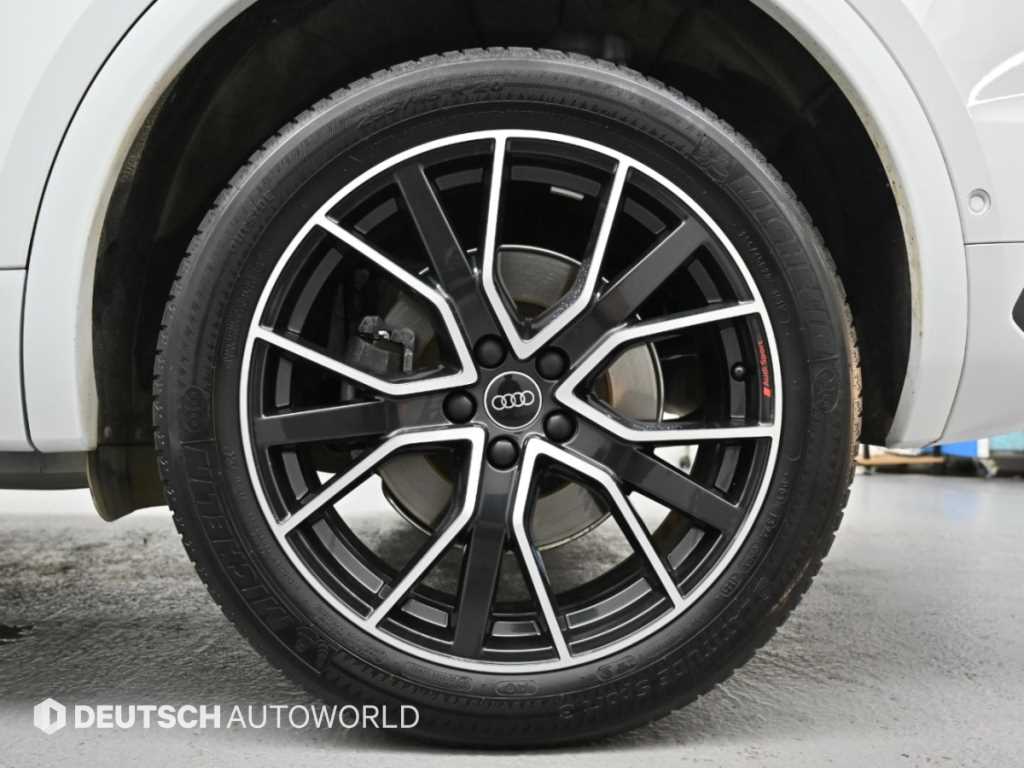 Audi Q5 — photo 05
