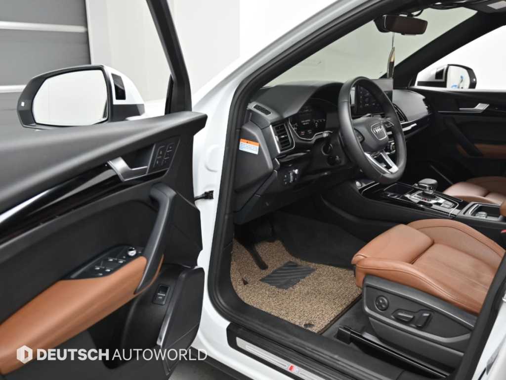 Audi Q5 — photo 11