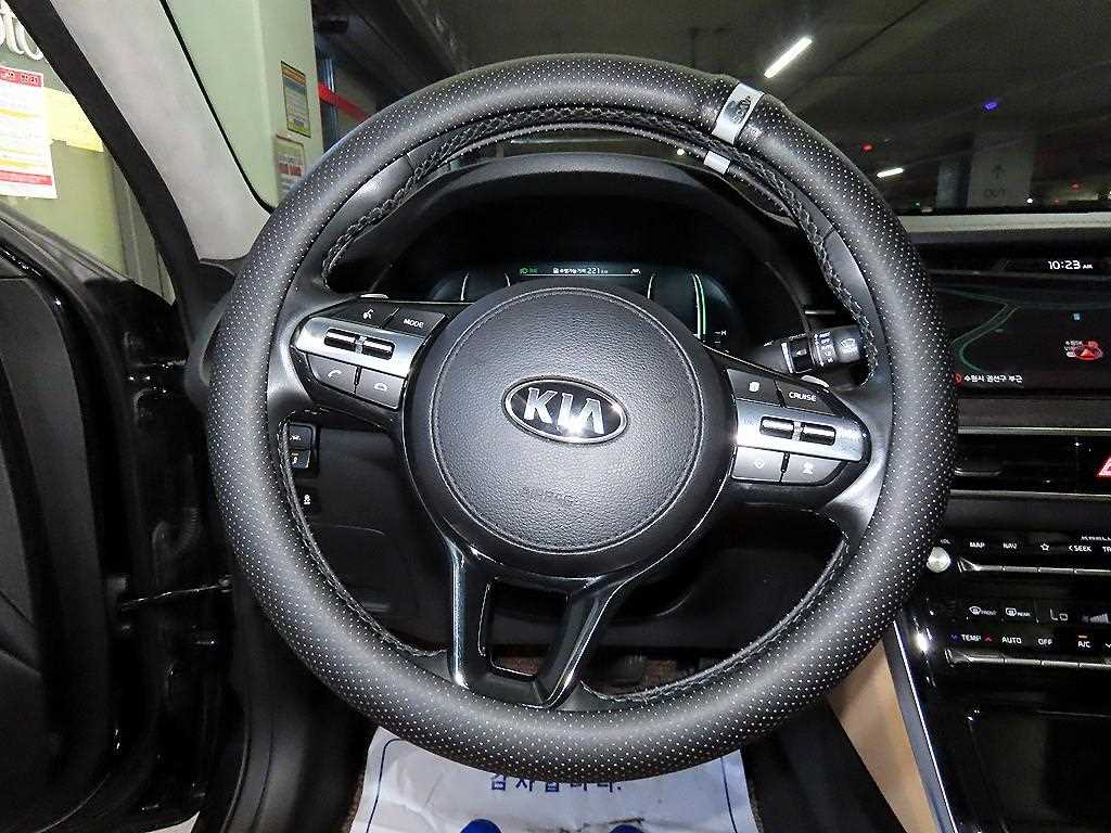 Kia K7 — photo 08