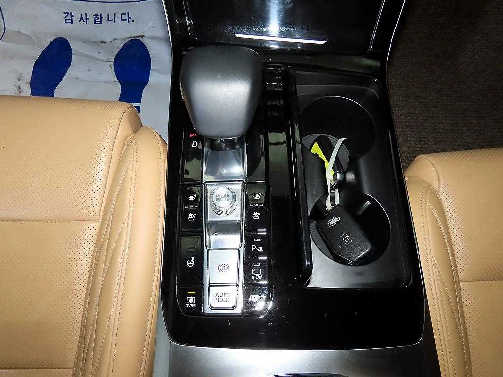 Kia K7 — photo 12