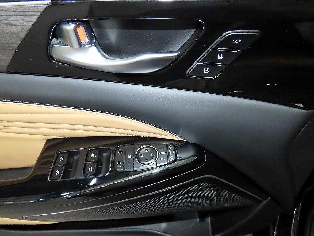 Kia K7 — photo 13