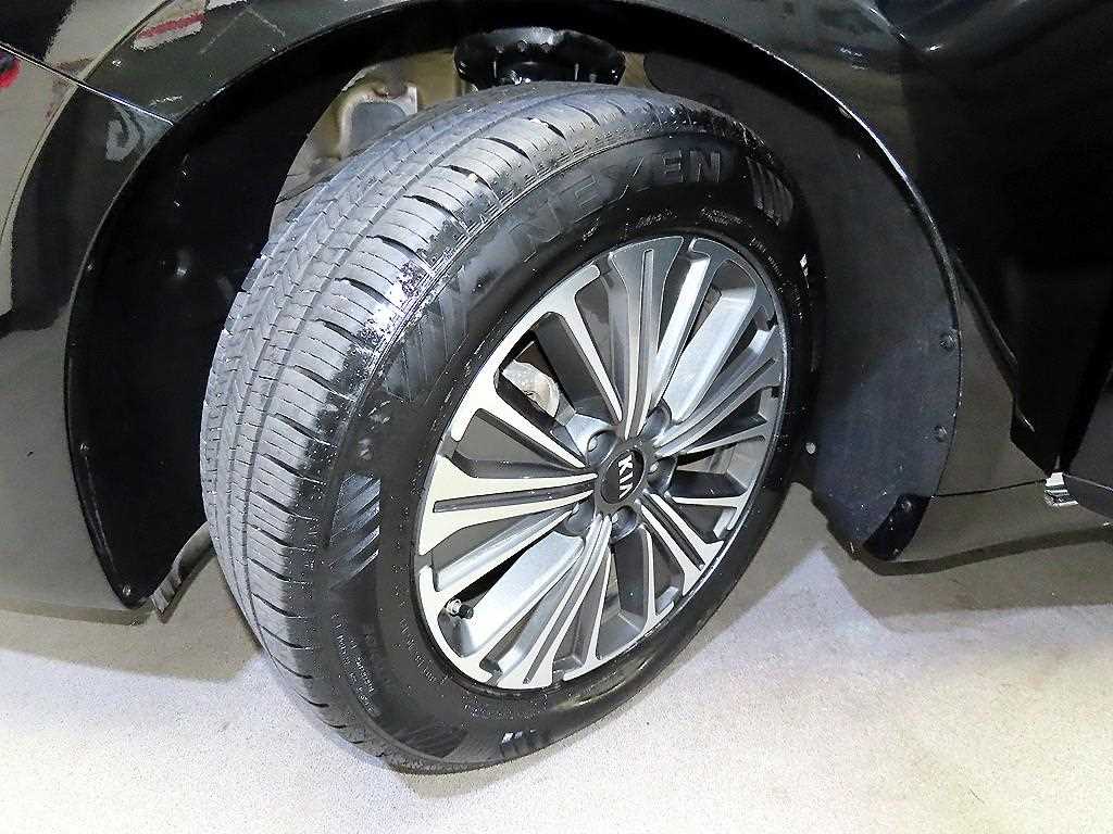 Kia K7 — photo 20
