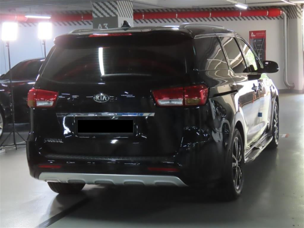 Kia Carnival — photo 03