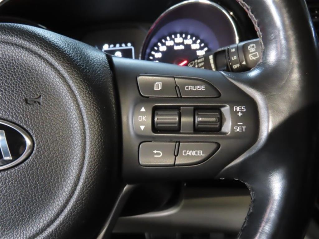 Kia Carnival — photo 11