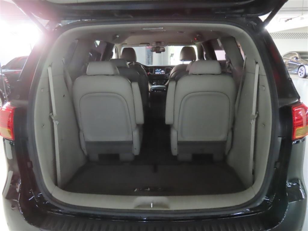 Kia Carnival — photo 18