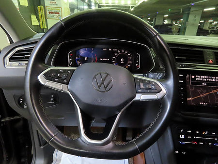 Volkswagen Tiguan — photo 08