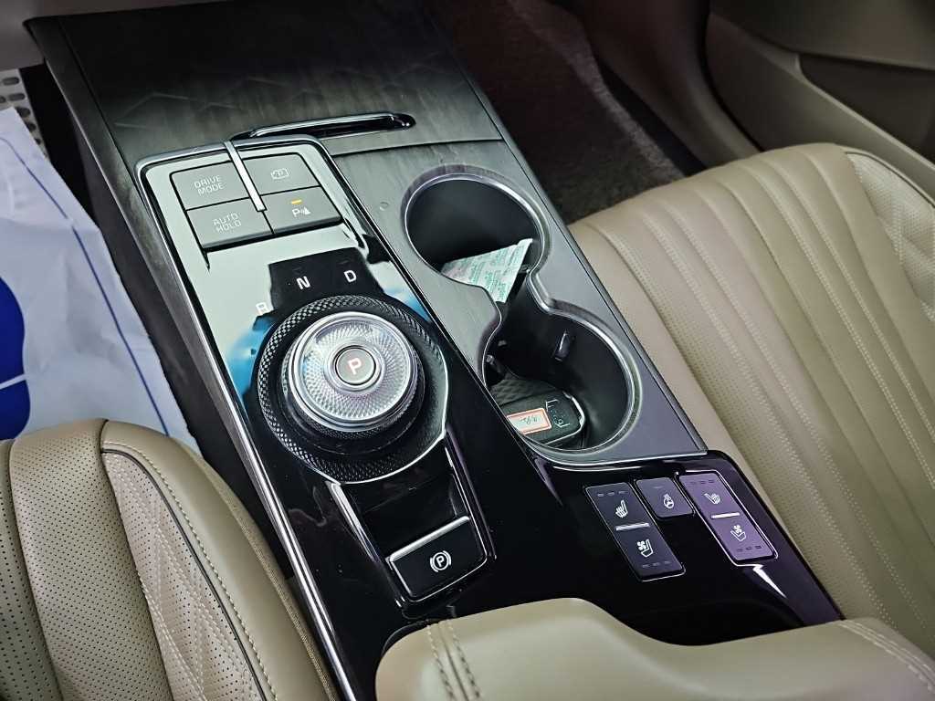 Kia K8 — photo 08
