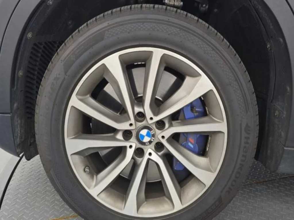 BMW X6 — photo 05