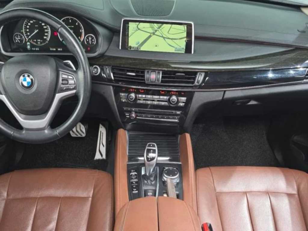 BMW X6 — photo 07