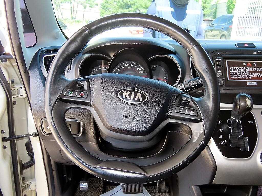 Kia RAY — photo 08